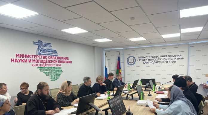 В Министерстве образования, науки и молодёжной политики прошла встреча, посвящённая вопросам развития православных общеобразовательных школ