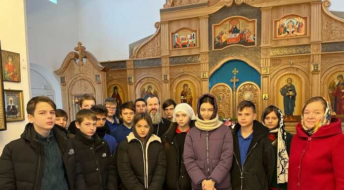 Ученики школы села Львовского посетили храм Рождества Пресвятой Богородицы