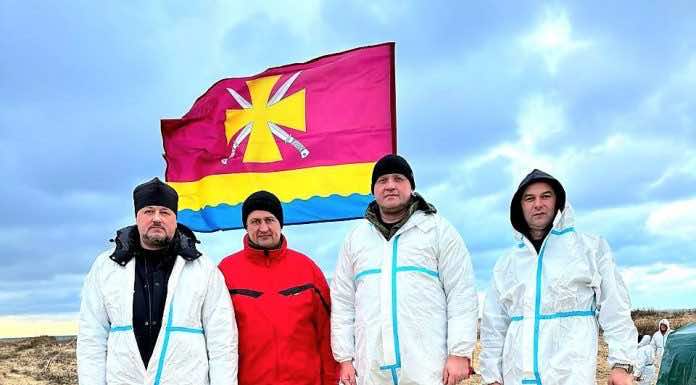 Добровольцы из Динского района продолжают участвовать в устранении разлива мазута