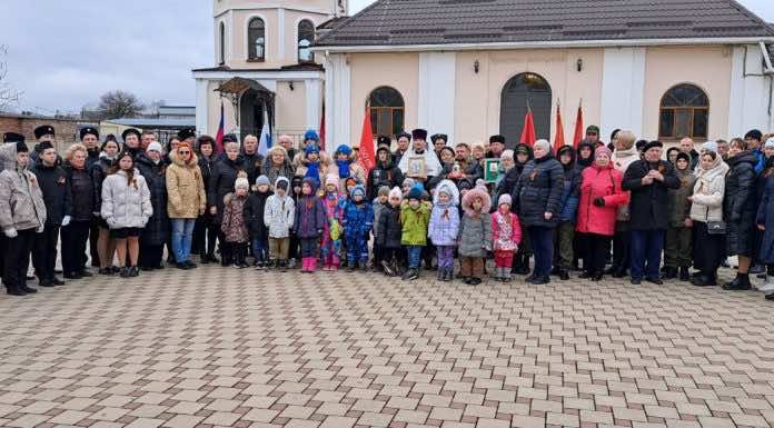 Настоятель Успенского храма станицы Васюринской принял участие в церемонии передачи «Свечи памяти»