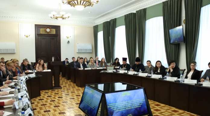 Секретарь епархиального управления принял участие в заседании ЗСК по вопросам демографической политики