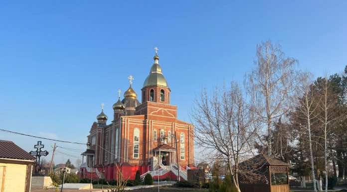 Митрополит Василий совершил всенощное бдение накануне Сретения Господня в Свято-Вознесенском храме города Краснодара