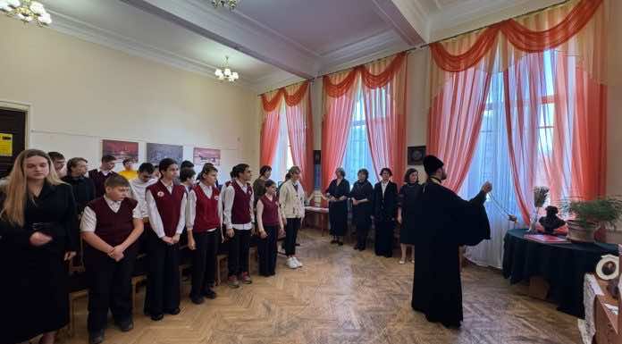 В библиотеке им. А. С. Пушкина совершили заупокойную литию по поэту