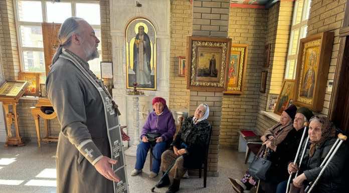 Состоялась встреча благочинного и подопечных службы социальной защита станицы Северской