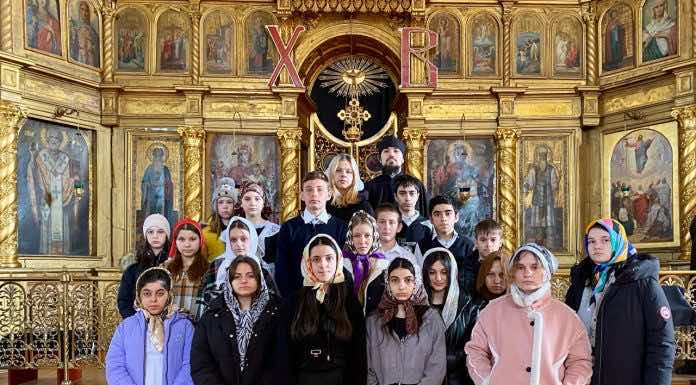 Школьники посетили храм Вознесения Господня в станице Пластуновской