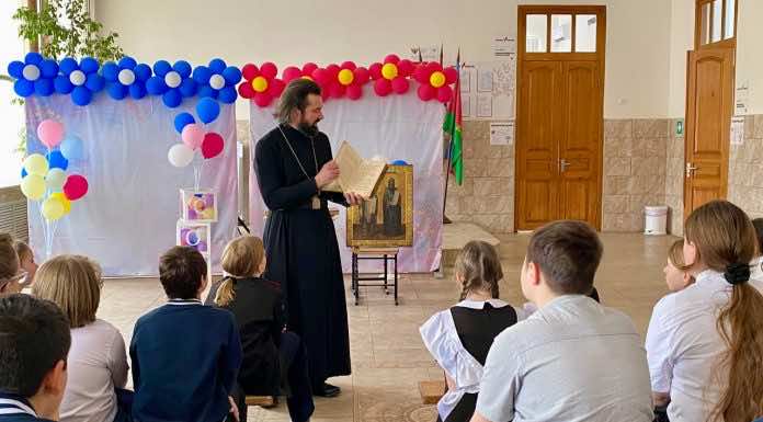 Иерей Павел Максимец посетил школу № 6 им. К.В. Россинского станицы Пластуновской