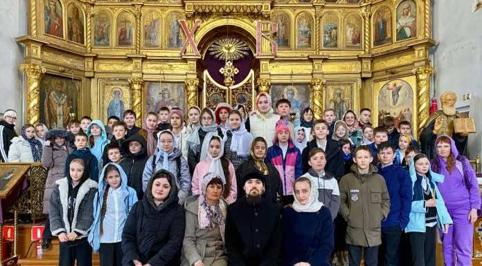 Школьники посетили храм Вознесения Господня станицы Пластуновской