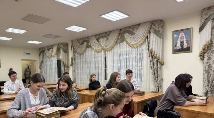 В храме Святого Духа для молодежи прошла лекция о жизни и трудах первопечатника диакона Ивана Федорова