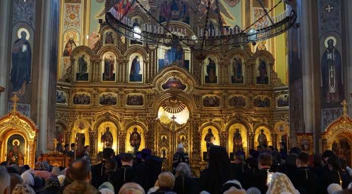 Митрополит Екатеринодарский и Кубанский Василий совершил вечерню с чином прощения