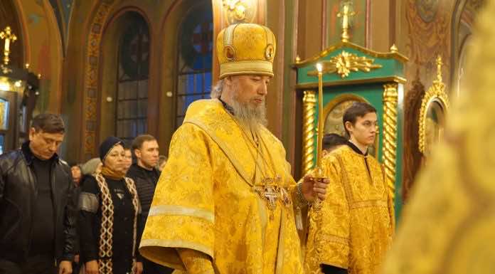 В канун Прощеного воскресенья митрополит Василий совершил всенощное бдение в Свято-Троицком соборе Краснодара