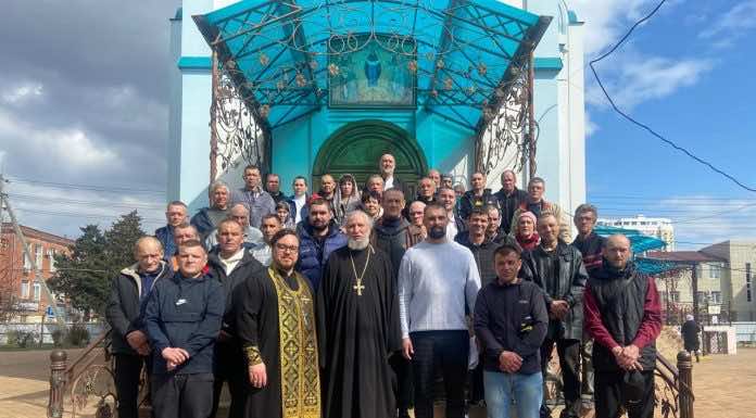 Храм Покрова Пресвятой Богородицы посетили подопечные межрегиональной организации помощи людям «Содействие»