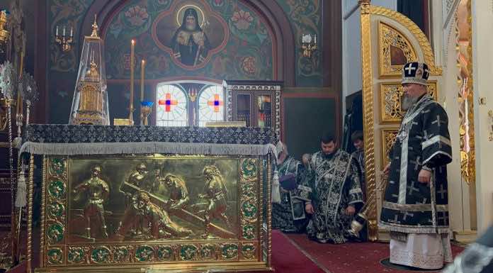 Митрополит Василий совершил Литургию Преждеосвященных Даров в Свято-Троицком соборе Краснодара