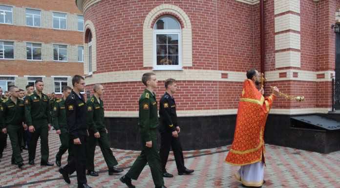 В храме при военном училище им. С. М. Штеменко состоялась торжественная Божественная литургия