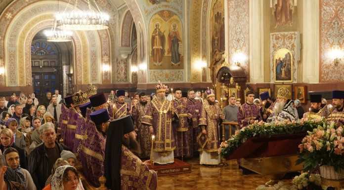 Всенощное бдение в кафедральном соборе Краснодара в канун дня памяти сщмч. Александра Флегинского и дня преставления святителя Тихона, Патриарха Московского