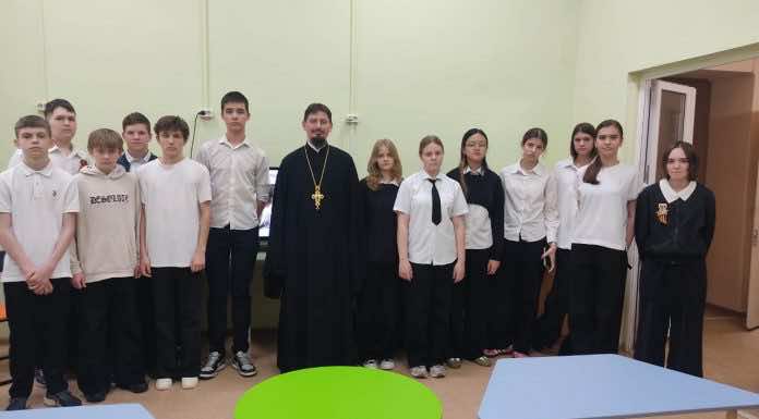 Протоиерей Константин Ланцев провёл духовно-воспитательное занятие в детской библиотеке