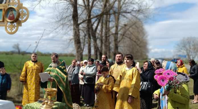 В хуторе Ананьевском освятили Поклонные кресты