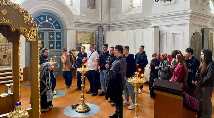 Храм Вознесения Господня станицы Пластуновской посетили студенты механико-технологического техникума
