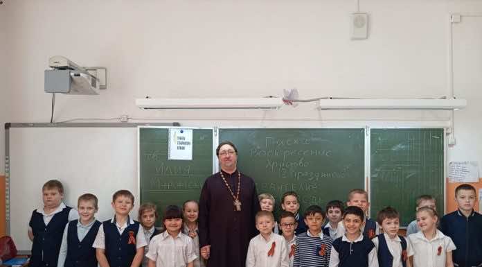 Протоиерей Роман Андропов встретился с учениками школы № 63