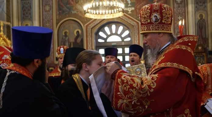 Митрополит Василий совершил Пасхальную вечерню в Свято-Екатерининском кафедральном соборе Краснодара