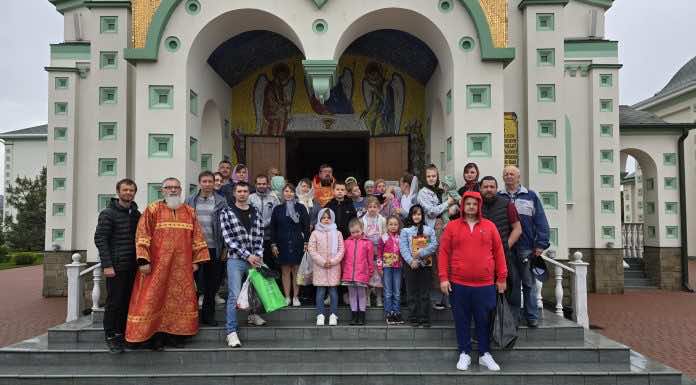 В Свято-Троицком храме станицы Динской прошла благотворительная встреча с семьями общества глухих