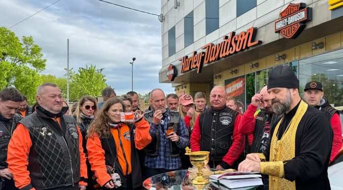 Протоиерей Сергий Лопасов благословил участников мотопробега в честь 80-летия Великой Победы