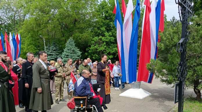 Духовник Пашковского станичного казачьего общества совершил литию у Поклонного креста