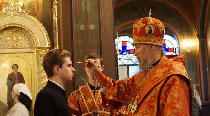 Накануне дня памяти святителя Игнатия Кавказского митрополит Василий совершил Всенощное бдение в Свято-Троицком соборе Краснодара