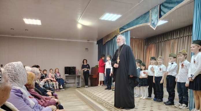 В храме Покрова Пресвятой Богородицы поздравили детей войны с 80-летием Победы