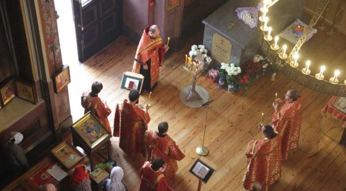 В кафедральном соборе совершили панихиду по приснопоминаемым митрополиту Исидору (Кириченко) и протоиерею Игорю Олжабаеву