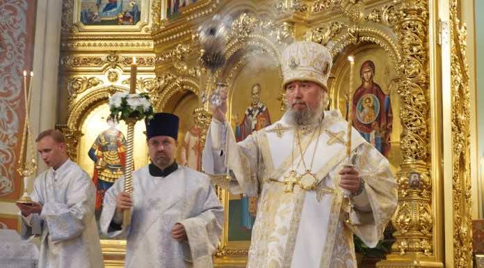 Накануне праздника Вознесения Господня митрополит Василий совершил Всенощное бдение в Свято-Екатерининском кафедральном соборе Краснодара