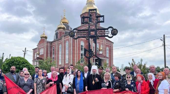 Митрополит Василий возглавил престольные торжества в храме Вознесения Господня поселка Пашковского