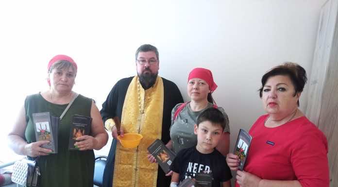 Штатные клирики храма Святой Троицы станицы Динской посетили пациентов центральной районной больницы