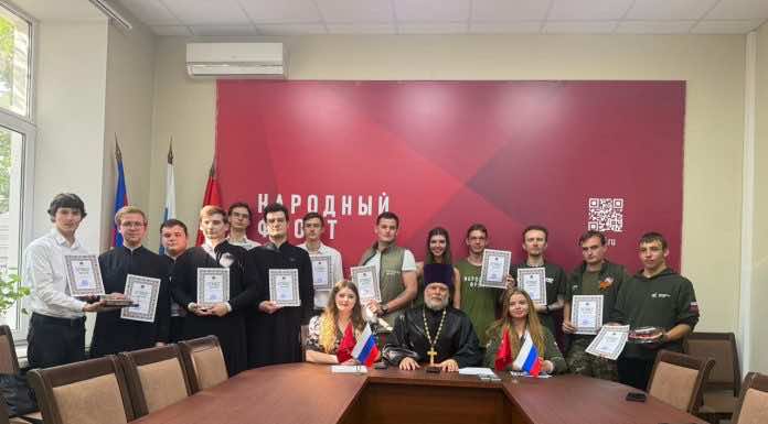 Студенты семинарии приняли участие в молодежно-просветительском диспуте с участниками движения «Народный фронт».