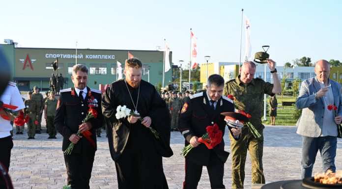 Священник посетил открытие летней смены для молодежи в «Патриоте»