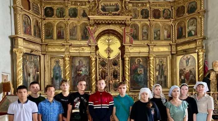 В храме Вознесения Господня станицы Пластуновской прошла экскурсия для школьников