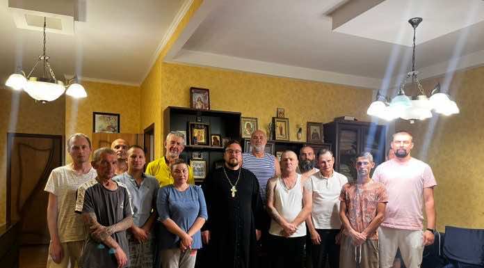 Иерей Владимир Иванов посетил центр помощи людям, попавшим в трудную жизненную ситуацию