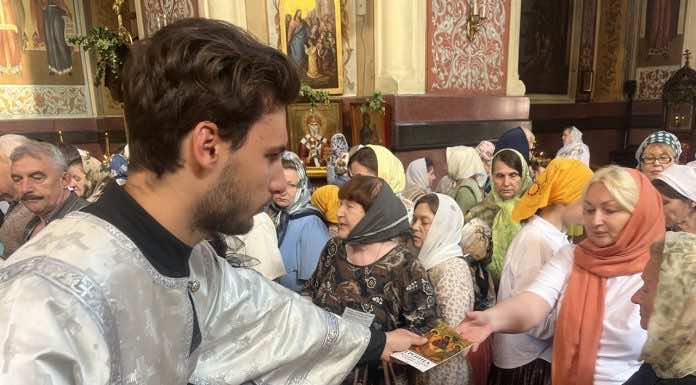 В храмах Екатеринодарской епархии была проведена миссионерская акция «Троица — праздник любви и единства»