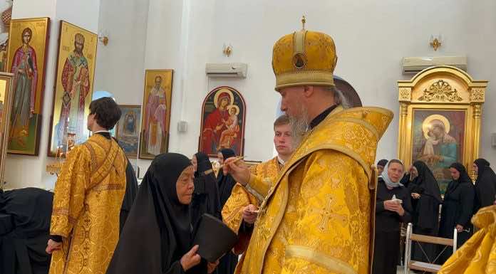 Митрополит Василий совершил Всенощное бдение в монастыре иконы Божией Матери «Нерушимая стена»