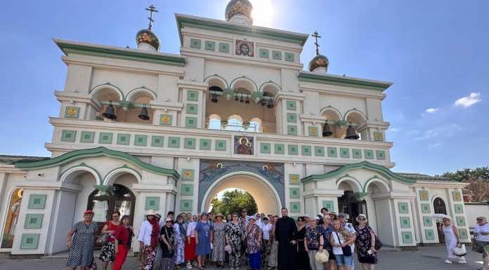 Паломники из Ростова-на-Дону посетили духовно-просветительский центр храма Святой Троицы