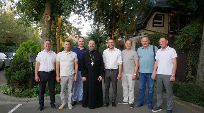 Протоиерей Сергий Лопасов посетил праздник в честь Дня семьи, любви и верности