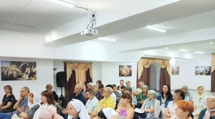 В Троицком храме состоялась литературная гостиная, посвященная Дню Крещения Руси