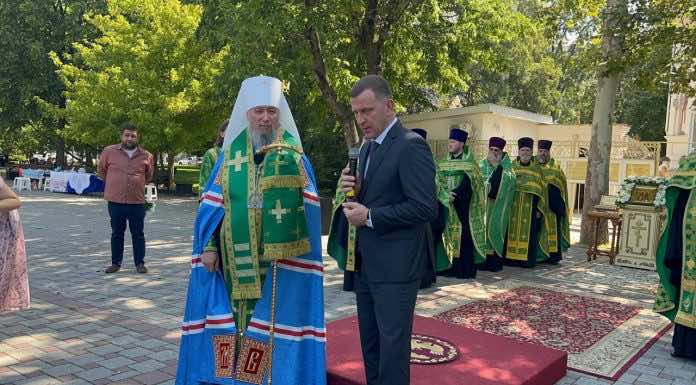 В день Семьи, Любви и Верности митрополит Василий совершил молебен святым благоверным Петру и Февронии Муромским