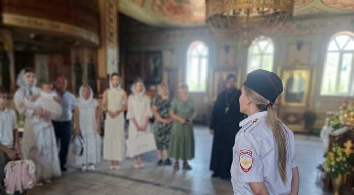 Храм Святой Троицы поддержал акцию Госавтоинспекции, посвященную ответственности взрослых за безопасность детей на дорогах