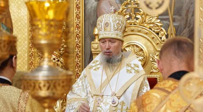 В праздник Смоленской иконы Божией Матери митрополит Василий совершил Божественную литургию в кафедральном соборе Краснодара