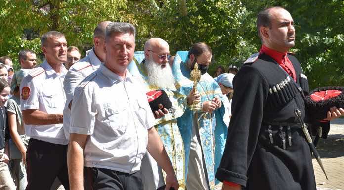В войсковом соборе святого благоверного князя Александра Невского прошел молебен, посвященный высадке казаков на Кубань