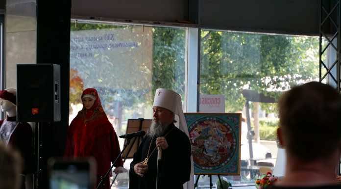 Митрополит Василий приветствовал гостей и участников краевой выставки, приуроченной к празднику Преображения Господня