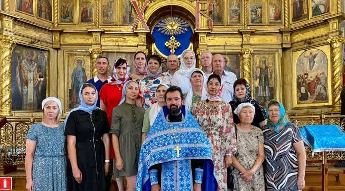 В станице Пластуновской отслужили благодарственный молебен накануне дня памяти святых мучеников Флора и Лавра