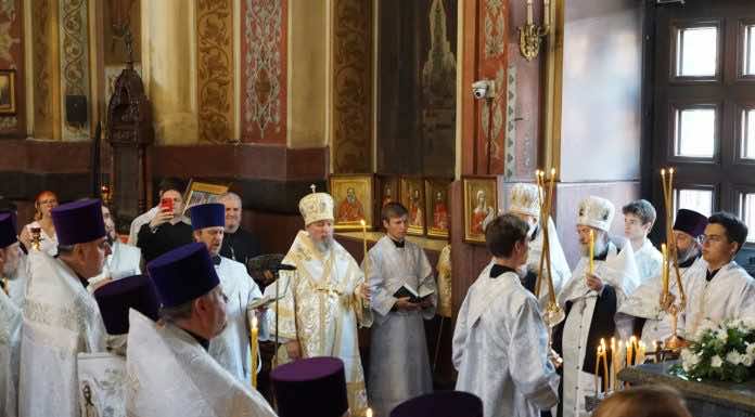 Митрополит Василий с духовенством совершили заупокойное богослужение в пятую годовщину со дня блаженной кончины митрополита Исидора (Кириченко)