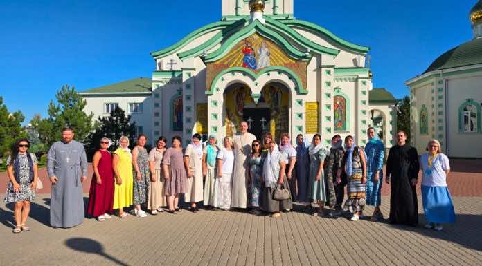 Для педагогов, принимающих очное участие в конкурсе «За нравственный подвиг учителя», проведена культурно-просветительская программа