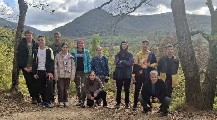 Участники молодежного центра «Сретение» совершили однодневный поход